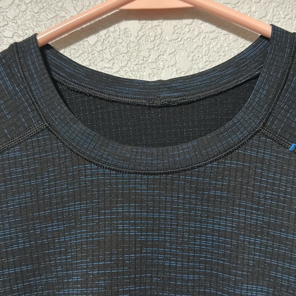 Lululemon Metal Vent Tech Size L - Picture 4 of 4